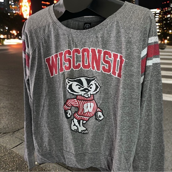 University of Wisconsin Bucky Badger Gray Women’s Size XL Long Sleeve Top - Picture 3 of 9